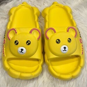 Yellow cute cartoon slipper for girls